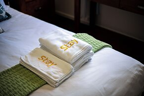 StayAU 5BR Lakefront Escape Point Cook