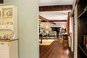 Stunning Barn Conversion - Rural Setting