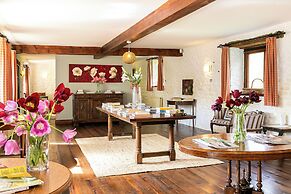 Stunning Barn Conversion - Rural Setting