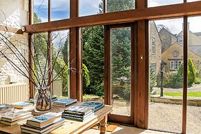 Stunning Barn Conversion - Rural Setting