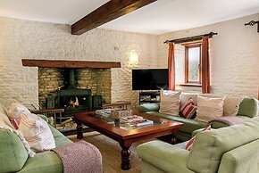 Stunning Barn Conversion - Rural Setting