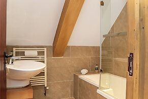 Stunning Barn Conversion - Rural Setting