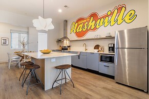 The Conway by AvantStay Modern Comfort Near Downtown Nashville