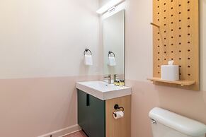 The Conway by AvantStay Modern Comfort Near Downtown Nashville