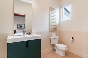 The Conway by AvantStay Modern Comfort Near Downtown Nashville