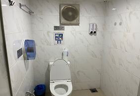 OYO 91036 J CAPSULE HOTEL JALAN BUKIT