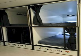 OYO 91036 J CAPSULE HOTEL JALAN BUKIT