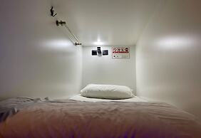 OYO 91036 J CAPSULE HOTEL JALAN BUKIT