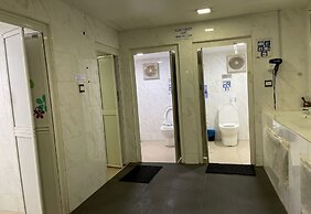 OYO 91036 J CAPSULE HOTEL JALAN BUKIT