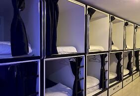 OYO 91036 J CAPSULE HOTEL JALAN BUKIT