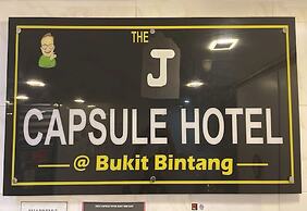 OYO 91036 J CAPSULE HOTEL JALAN BUKIT