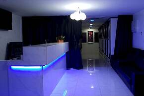 OYO 91036 J CAPSULE HOTEL JALAN BUKIT