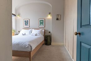 The Emporium - Stylish 2BD in Winchcombe
