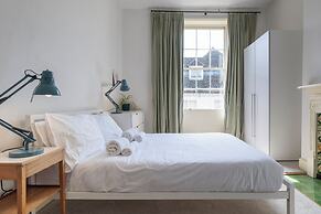 The Emporium - Stylish 2BD in Winchcombe