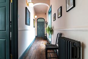 The Emporium - Stylish 2BD in Winchcombe