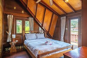 Tropical Beachfront 4 Bdr Villa - KBR24