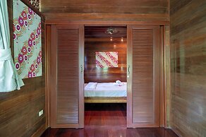 Tropical Beachfront 4 Bdr Villa - KBR24