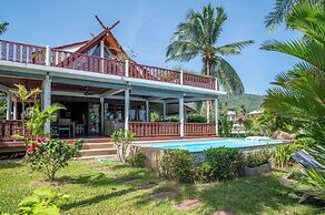 Tropical Beachfront 4 Bdr Villa - KBR24