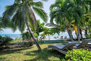 Tropical Beachfront 4 Bdr Villa - KBR24