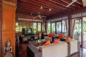 Tropical Beachfront 4 Bdr Villa - KBR24