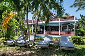 Tropical Beachfront 4 Bdr Villa - KBR24