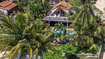 Tropical Beachfront 4 Bdr Villa - KBR24