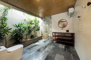 88 Steps Villa 4BR Seaside An Bang Beach