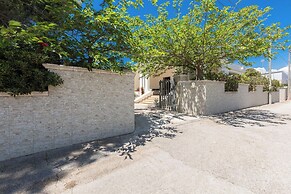 4073 Villa Minerva by Barbarhouse