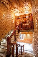 Golden Oak by The Lake Hill