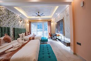 Golden Oak by The Lake Hill