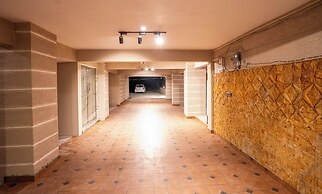 Golden Oak by The Lake Hill