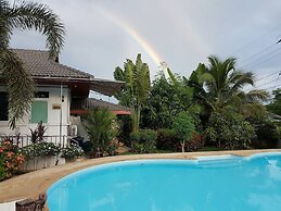 Nuch's Apple Guest House