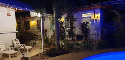 Nuch's Apple Guest House