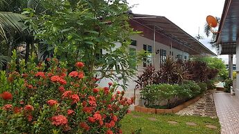 Nuch's Apple Guest House