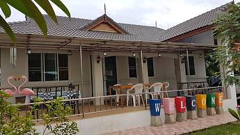 Nuch's Apple Guest House