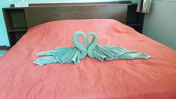 Nuch's Apple Guest House