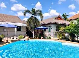 Nuch's Apple Guest House