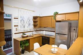 Cozy Apartment With sea View Next to Marina Zeas