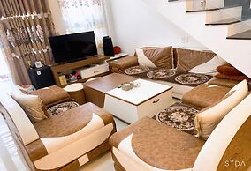 OYO 1248 Quyen House