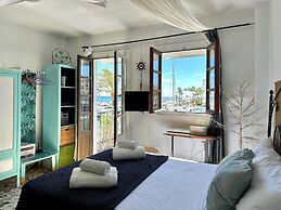 Sea View Loft in La Duquesa Beachfront