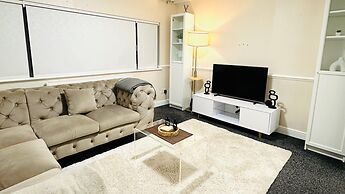 Ibate Apartments - Cozy 2 Bedroom Home