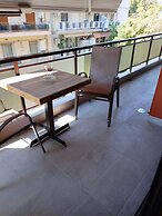 Tritos, Sleeps 11 - Sea View - Balcony - Parking