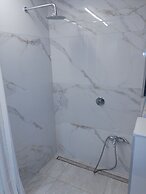 Tritos, Sleeps 11 - Sea View - Balcony - Parking