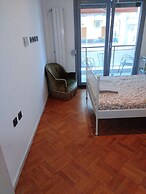 Tritos, Sleeps 11 - Sea View - Balcony - Parking