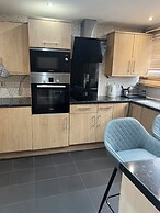 Cozy Basildon Retreat With 3 Bedrooms Free Parking
