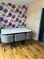 Cozy Basildon Retreat With 3 Bedrooms Free Parking