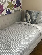 Cozy Basildon Retreat With 3 Bedrooms Free Parking