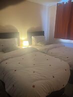 Cozy Basildon Retreat With 3 Bedrooms Free Parking