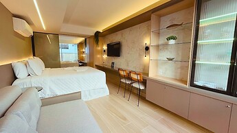 Setai Yacht S4- By Almare Flats