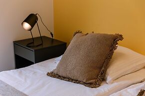 Cozy Ground-floor Apartment With Terrace Modern Amenities and Beachsid